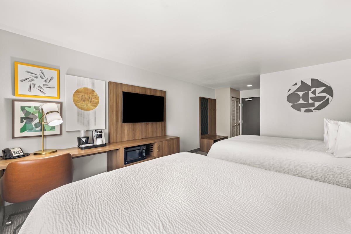 1 bedroom, down duvets, in-room safe, desk