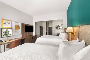 스위트, 퀸사이즈침대 2개 (Additional Living Area) | 오리/거위털 이불, 객실 내 금고, 책상, 다리미/다리미판