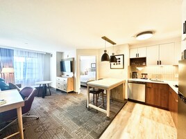Suite, 1 Bedroom, Kitchen (1 King) | In-room safe, desk, soundproofing, iron/ironing board