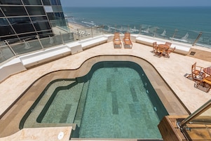 2 piscinas al aire libre