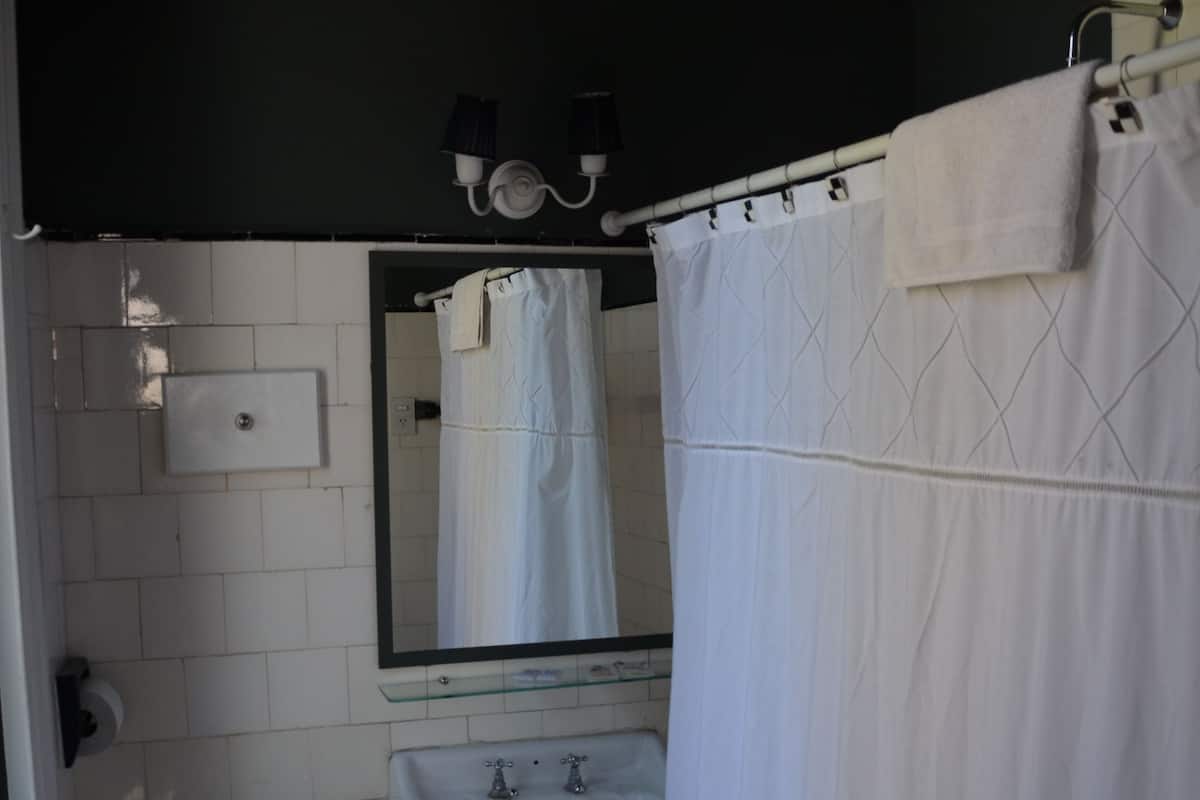 Driepersoonskamer | Badkamer