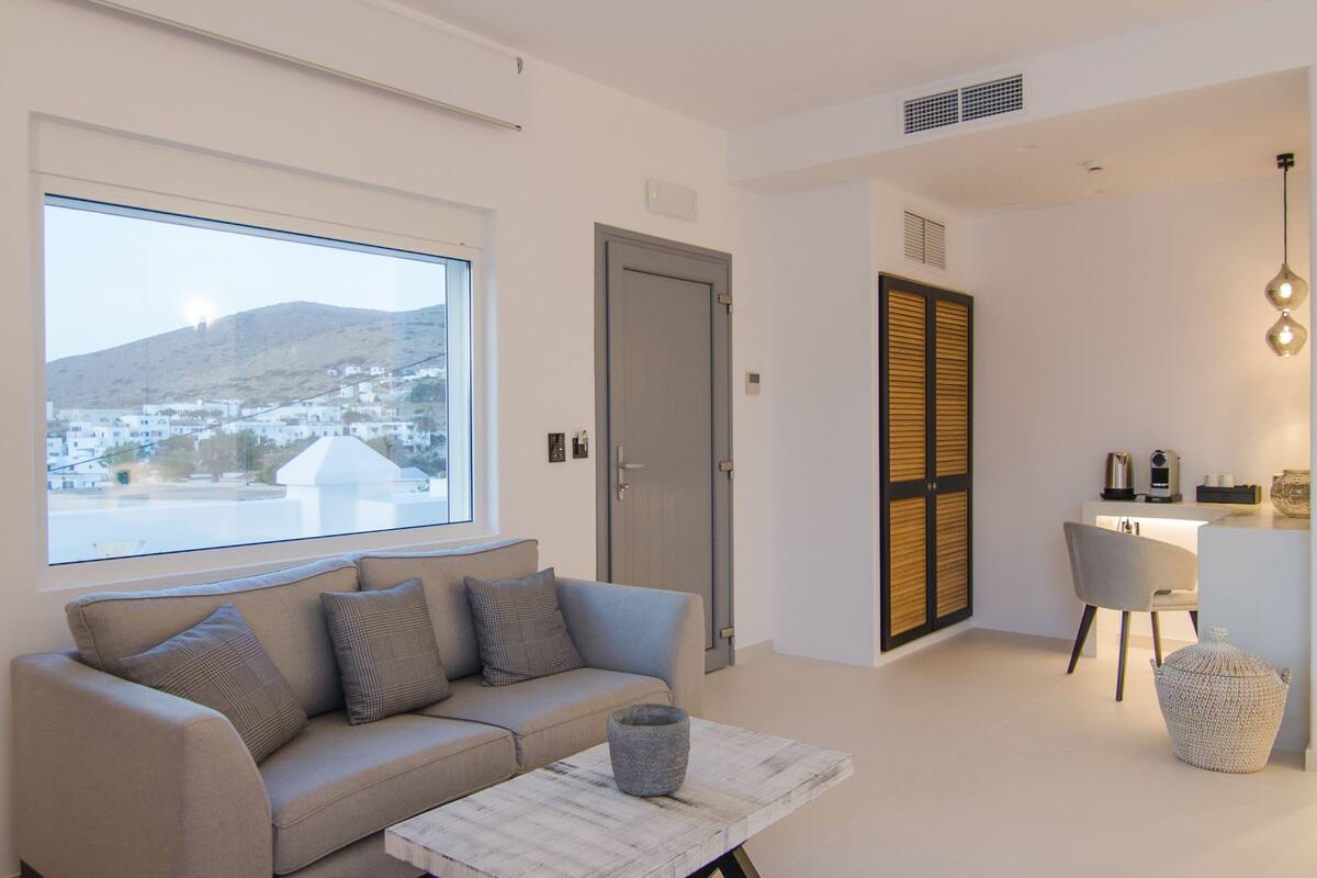 superior double room, 1 queen bed | 1 bedroom, egyptian cotton sheets, premium bedding, minibar