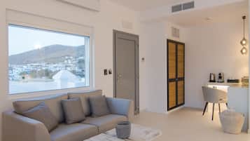 Superior Double Room, 1 Queen Bed | Egyptian cotton sheets, premium bedding, minibar, in-room safe