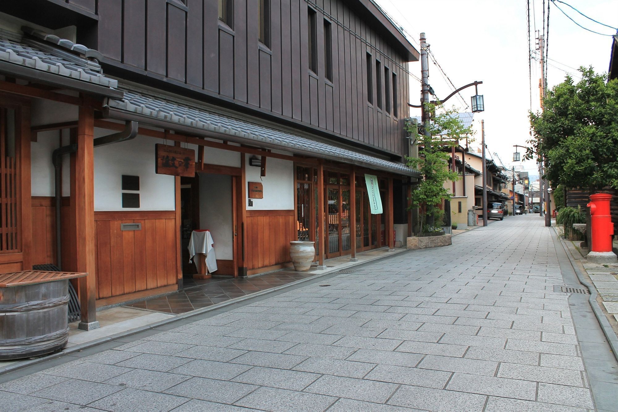 Down duvets, in-room safe, desk, iron/ironing board