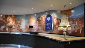 Check-in/check-out kiosk