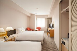 Twin Room, 2 Twin Beds | In-room safe, soundproofing, free WiFi, wheelchair access - Hotel Sunroute Taipei (Taipei)
