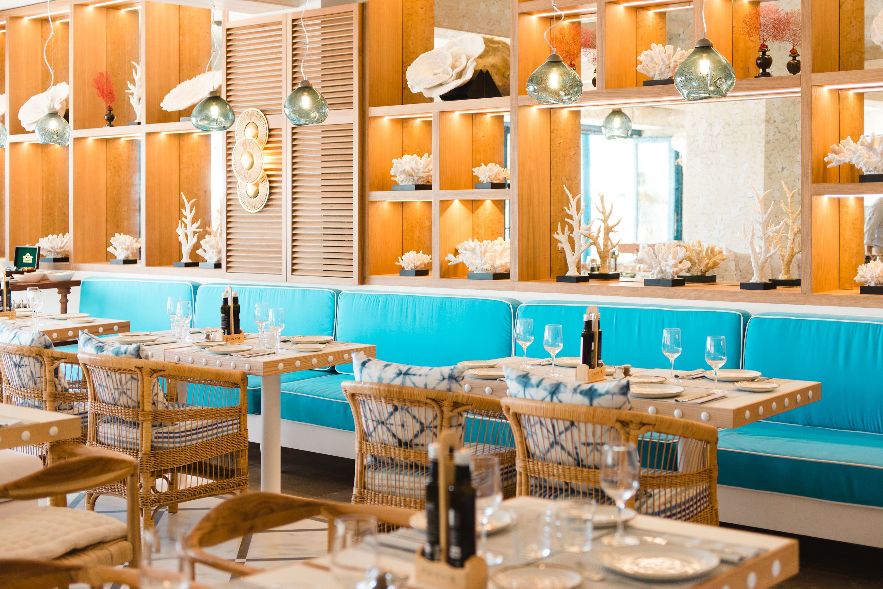 breakfast, lunch and dinner served