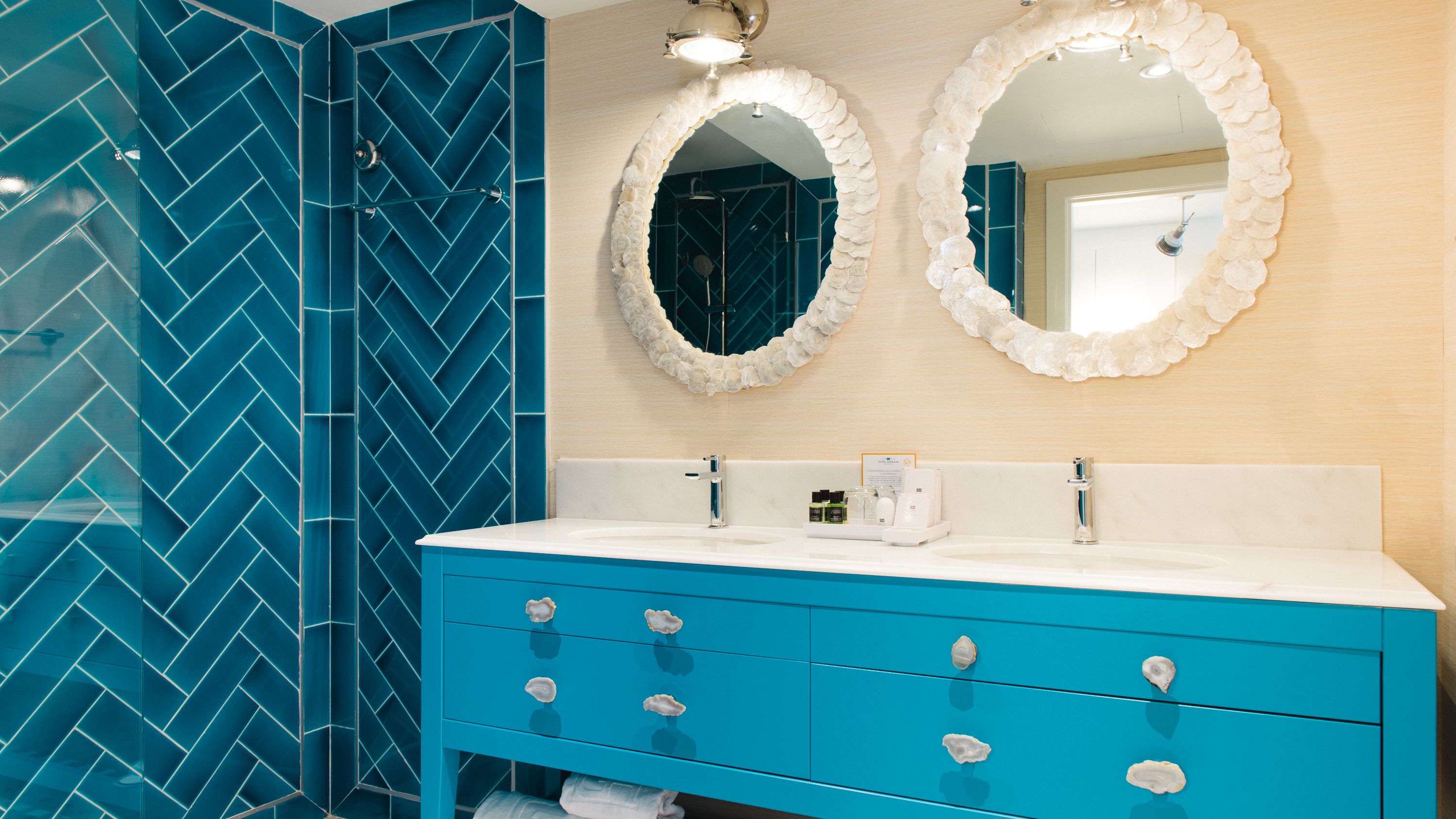 suite, terrace, sea view | bathroom | free toiletries, hair dryer, bathrobes, slippers