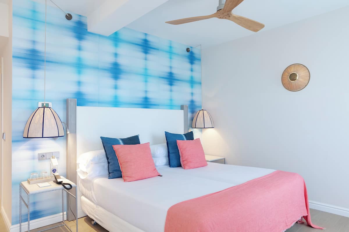 Family Room | In-room safe, desk, soundproofing, iron/ironing board