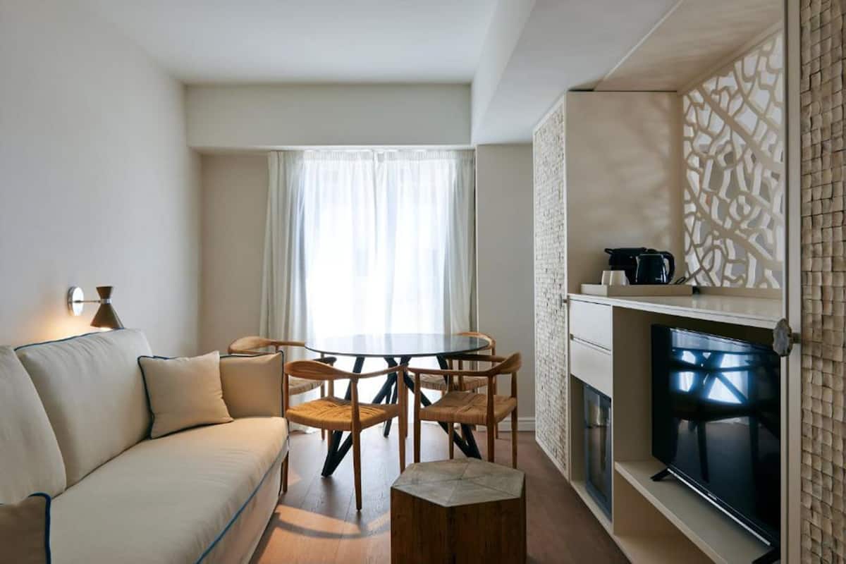 Family Room, Sea View