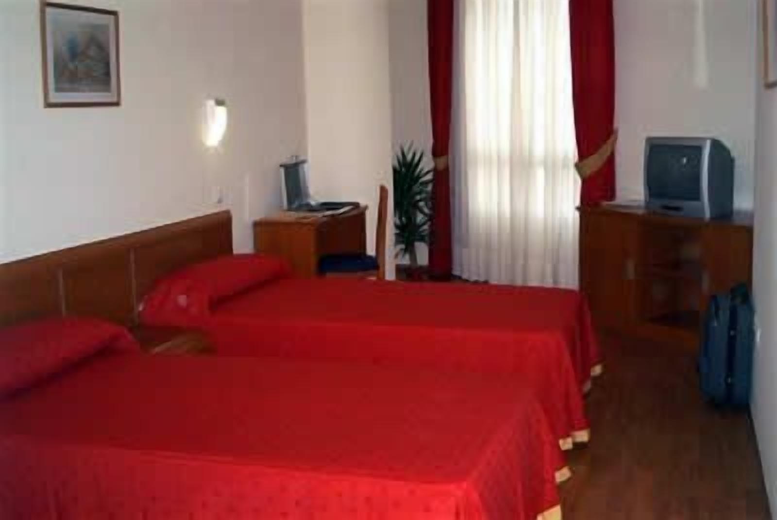 triple room | in-room safe, desk, blackout curtains, free cots/infant beds