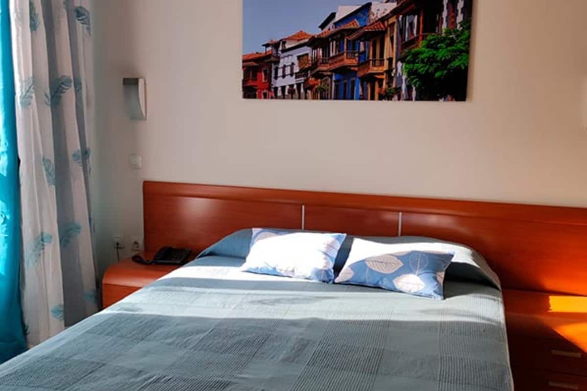 family room | in-room safe, desk, blackout curtains, free cots/infant beds