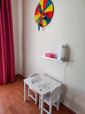 Habitació familiar | 2 dormitoris, caixa forta a l'habitació, escriptori i cortines opaques 