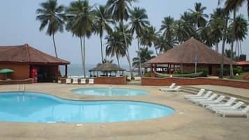 Outdoor pool, pool loungers