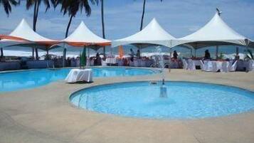 Outdoor pool, sun loungers