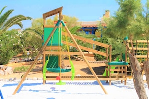 Zona de jocs infantil: a l'aire lliure