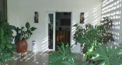Eastoment Hotel
