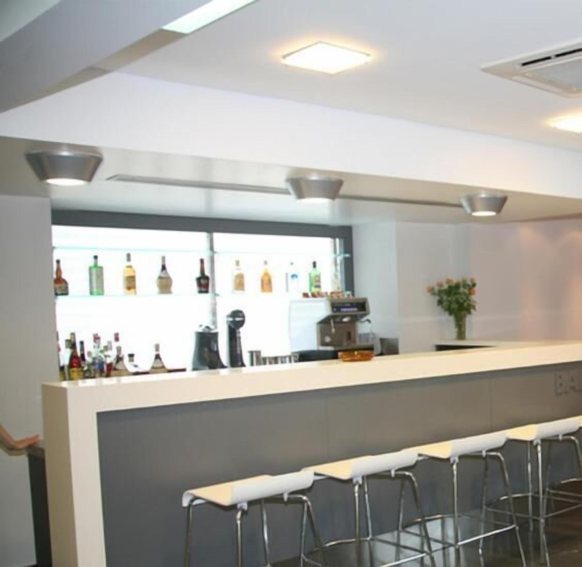 Bar (en la propiedad)