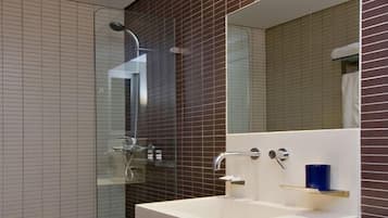 Dusche, Regendusche, kostenlose Toilettenartikel, Haartrockner