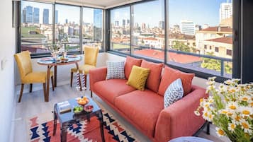 City Duplex, 2 Bedrooms, City View | Premium bedding, in-room safe, desk, laptop workspace