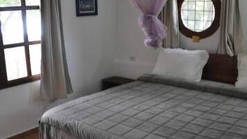 Literie de qualité supérieure, coffres-forts dans les chambres, bureau