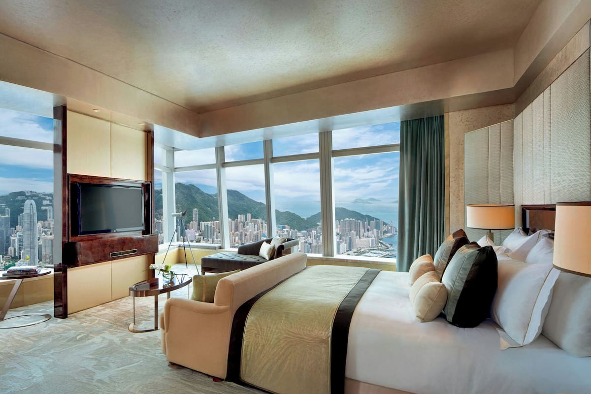 1 bedroom, premium bedding, down duvets, minibar