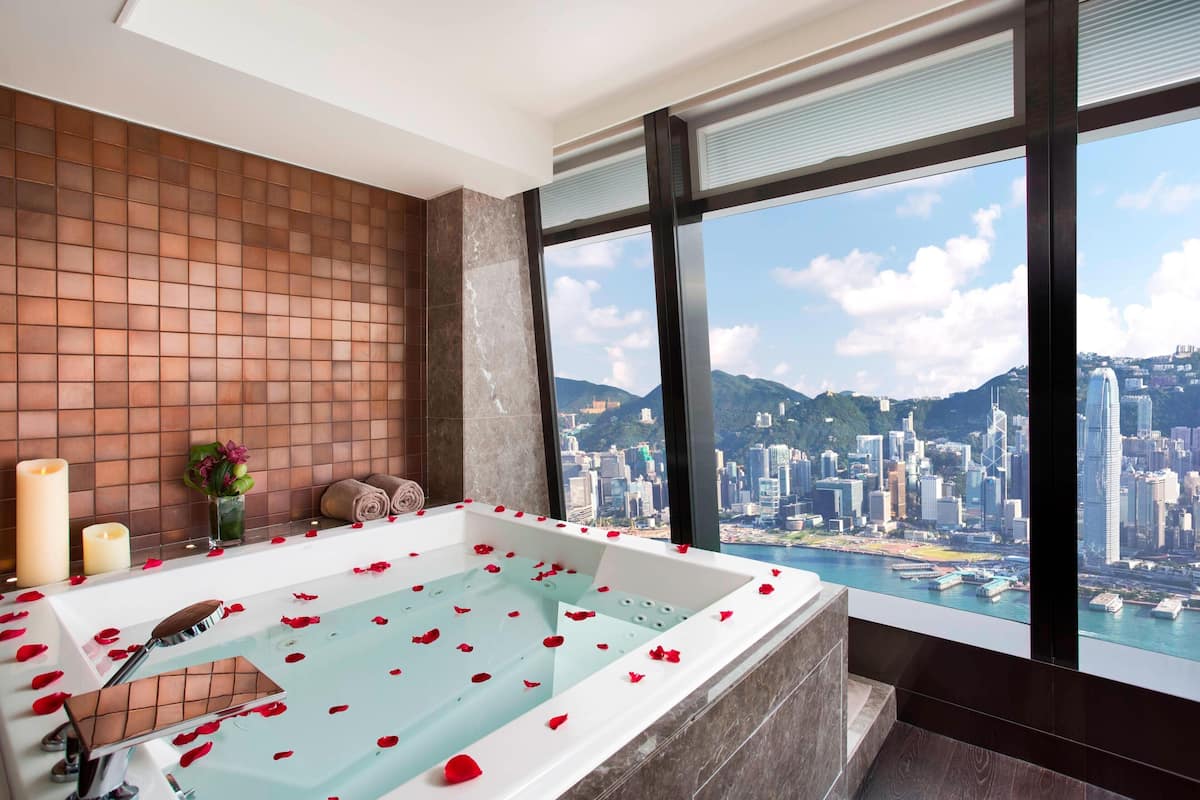 couples treatment room(s), hot tub, steam room, body treatments