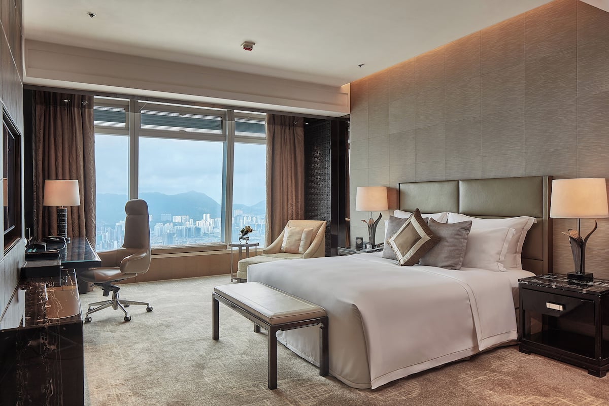 Premium bedding, down duvets, minibar, in-room safe