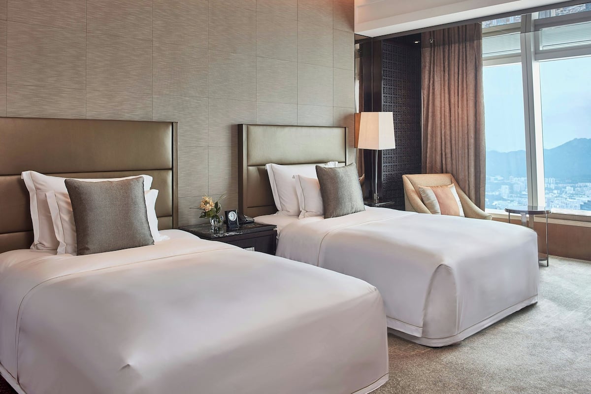 Premium bedding, down duvets, minibar, in-room safe