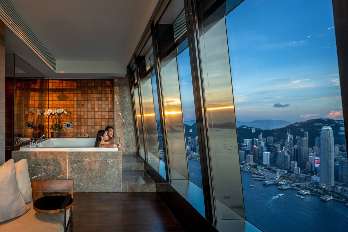 couples treatment room(s), hot tub, steam room, body treatments