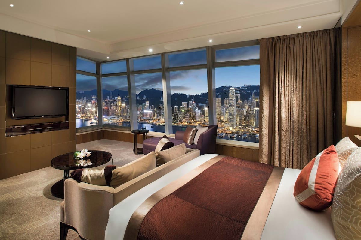 1 bedroom, premium bedding, down comforters, minibar