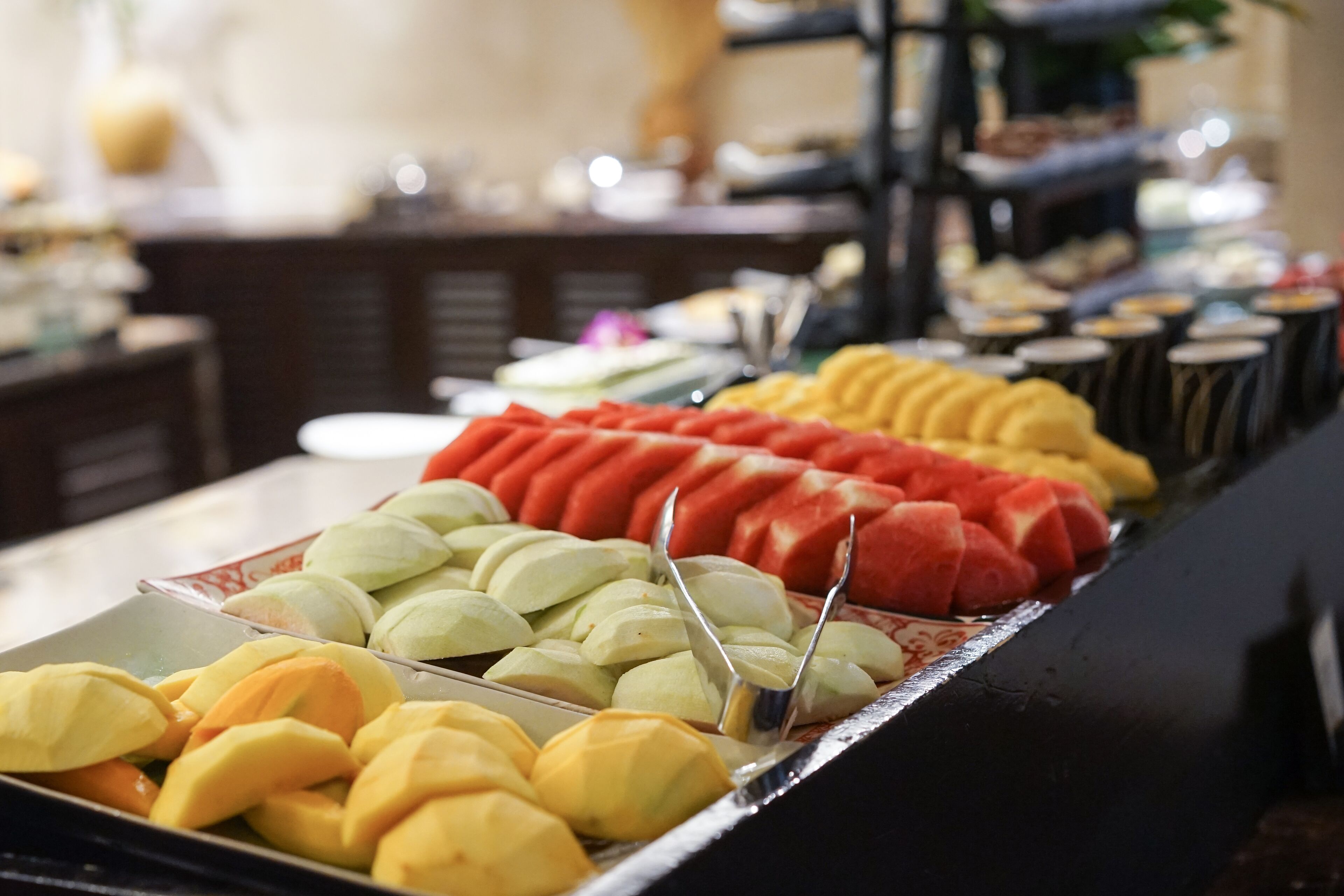 daily buffet breakfast (vnd 520000 per person)