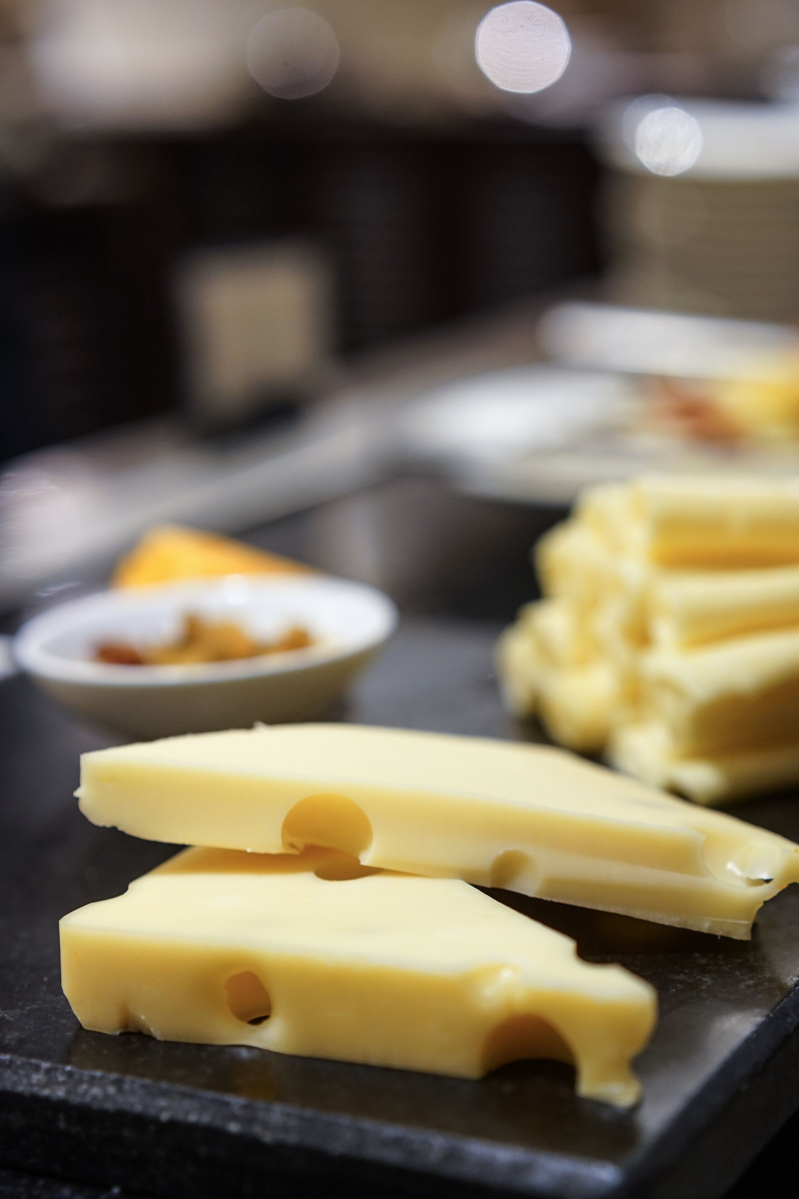 daily buffet breakfast (vnd 520000 per person)