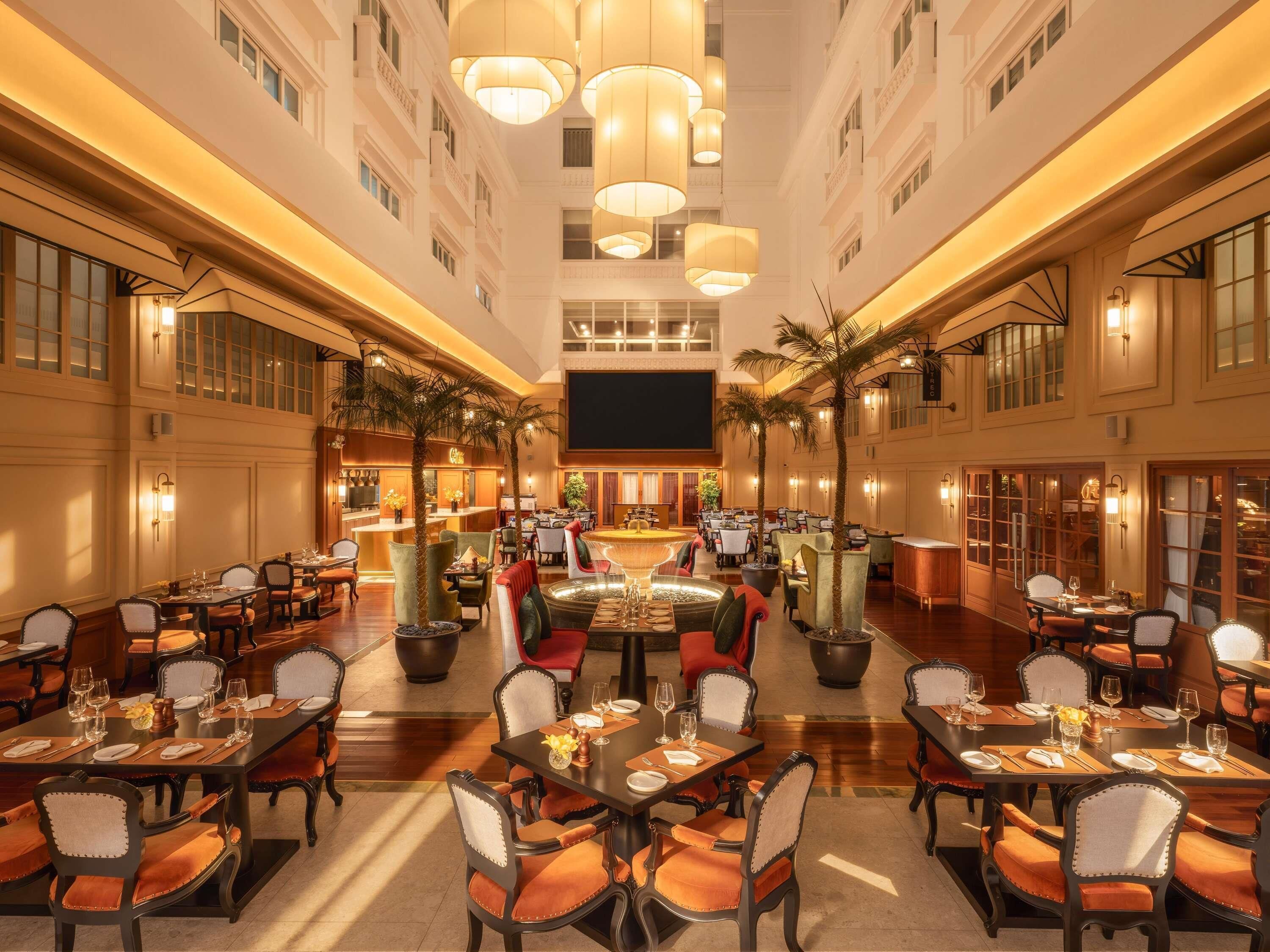 2 restaurants, breakfast, lunch, dinner served; international cuisine