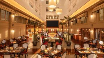 2 restaurants, breakfast, lunch, dinner served; international cuisine