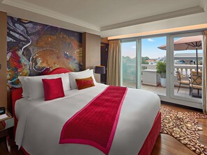 Executive-Suite, 1 King-Bett, Balkon (Opera House View) | 1 Schlafzimmer, Minibar, Zimmersafe, Schreibtisch