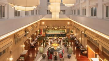 2 restaurants, breakfast, lunch, dinner served; international cuisine