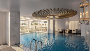 Indoor pool, sun loungers