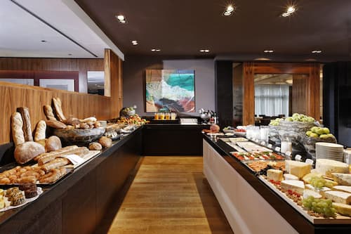 Päivittäinen buffetaamiainen maksusta