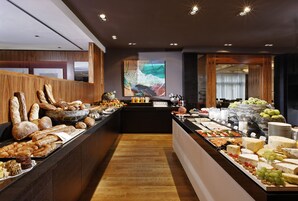 Desayuno buffet todos los días (con cargo)