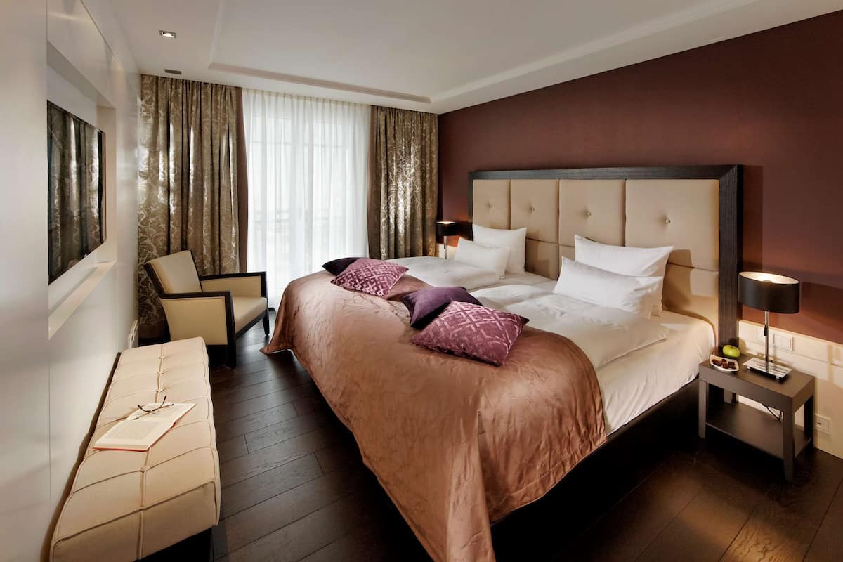 minibar, in-room safe, desk, soundproofing