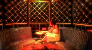 Salas para tratamentos a dois, sauna seca, banheira de hidromassagem