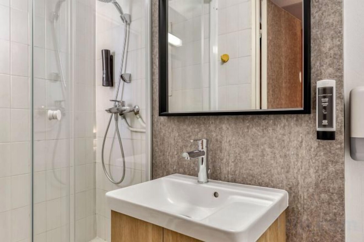 Shower, hair dryer (on request), towels