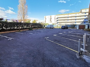 Self-parking (surcharge) 9 per day