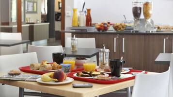 Buffet breakfast on weekdays (EUR 13 per person)