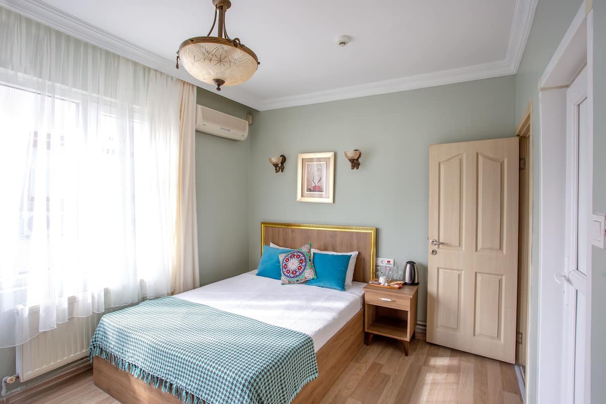 Standard Double Room, 1 Queen Bed, City View