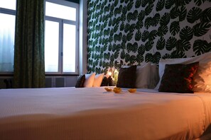 Interior Suite | 高級寢具、特厚豪華床墊、迷你吧、房內夾萬