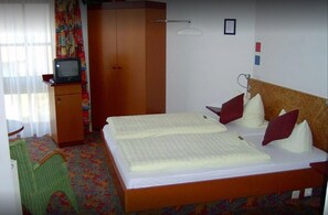 Apartment, 1 Doppelbett, Kochnische (Typ D) | Bügeleisen/Bügelbrett, Babybetten, kostenloses WLAN, Bettwäsche