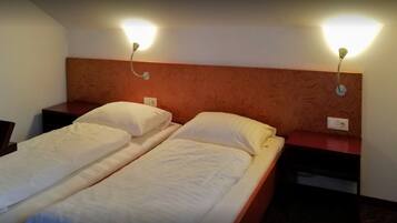 Apartamento, 1 cama doble, cocina básica (Typ D) | Tabla de planchar con plancha, cunas (de pago), wifi gratis