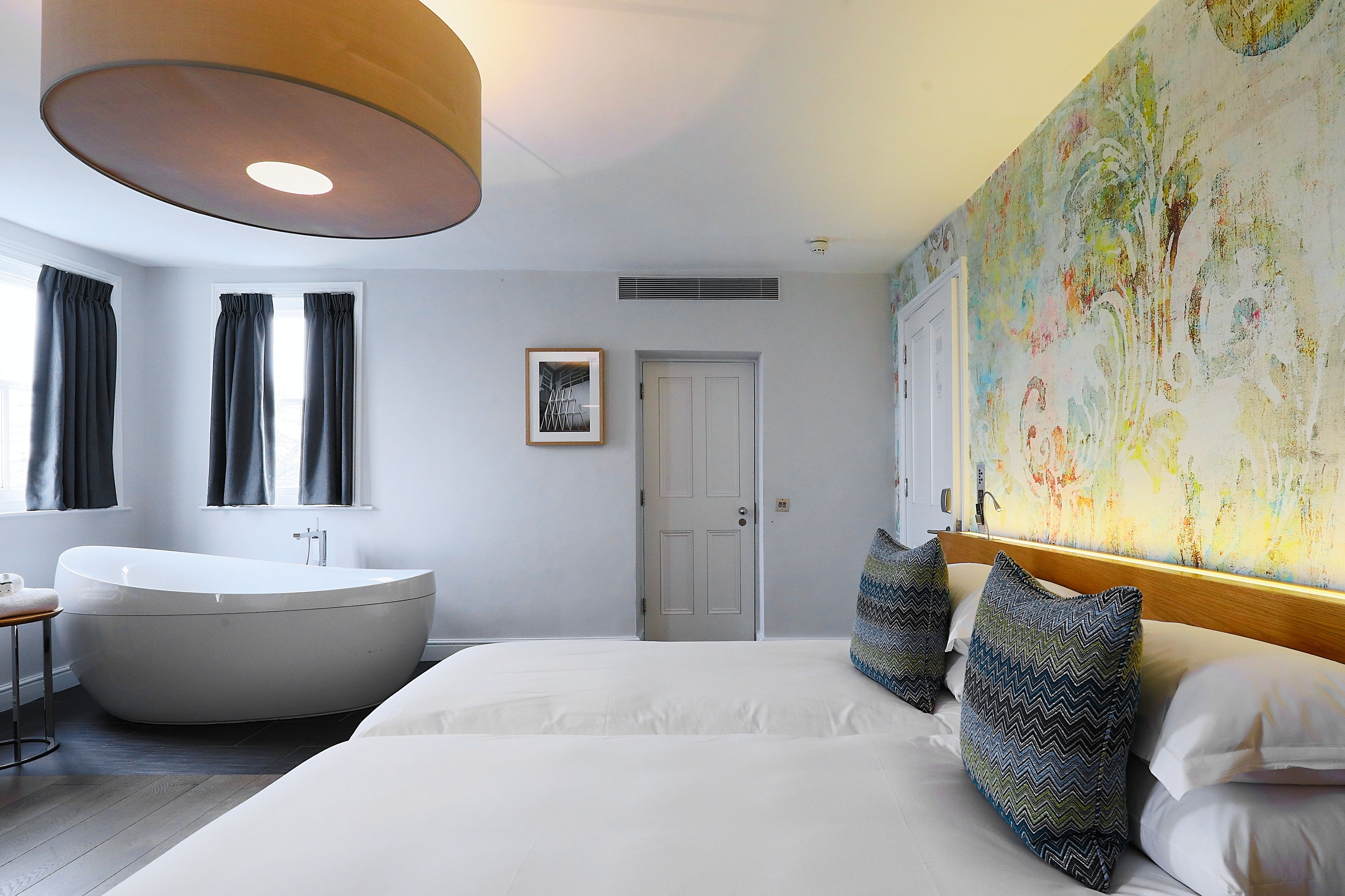 club deluxe twin | 1 bedroom, egyptian cotton sheets, in-room safe, desk